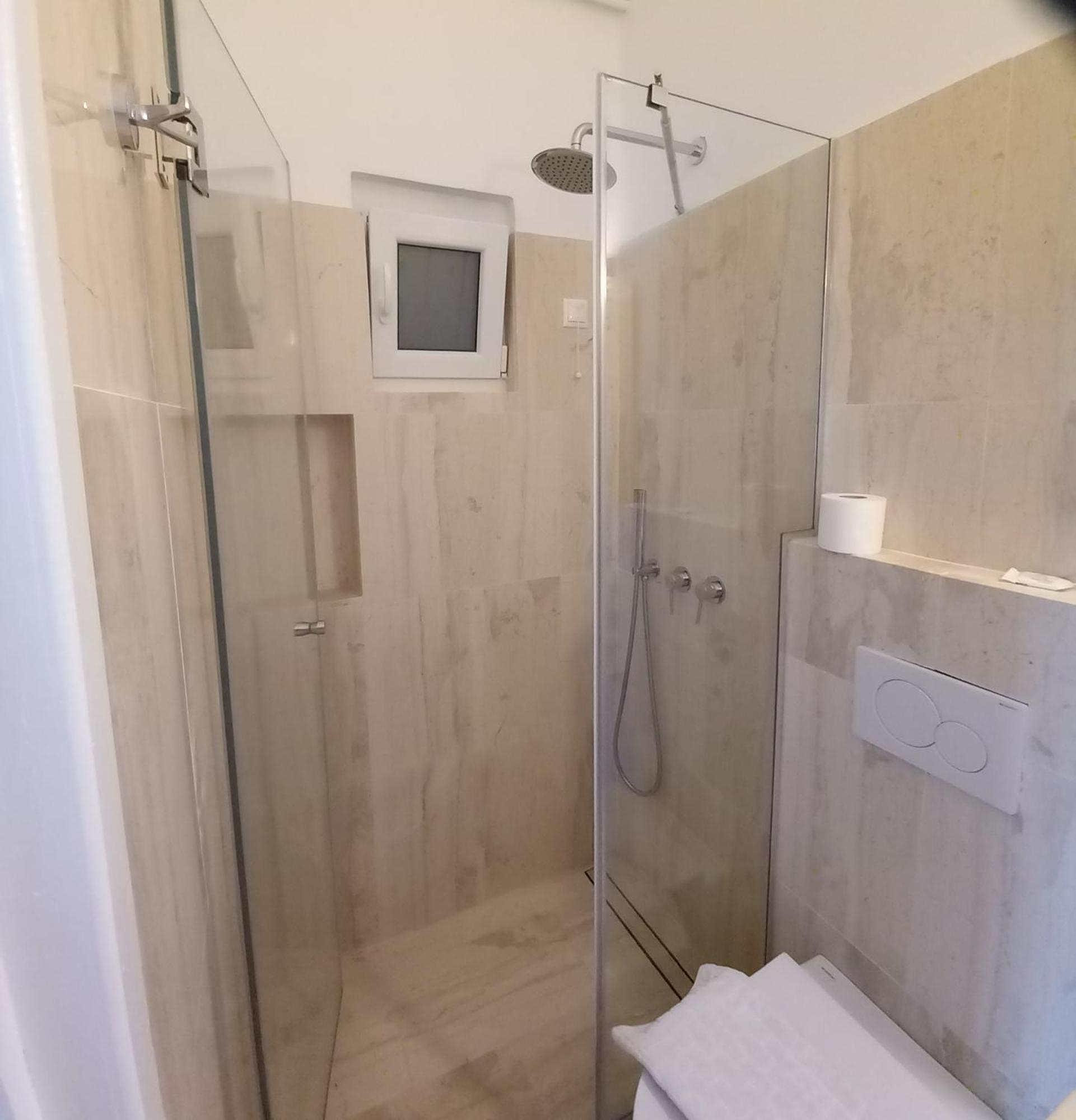 Hotel Naias Livadi  Zewnętrze zdjęcie